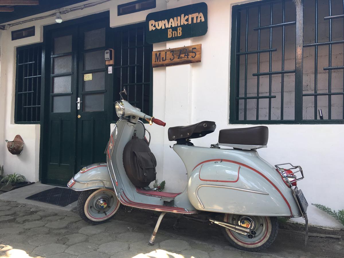 Wisma tamu Rumah Kita 2*